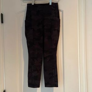 Lululemon camo crop leggings